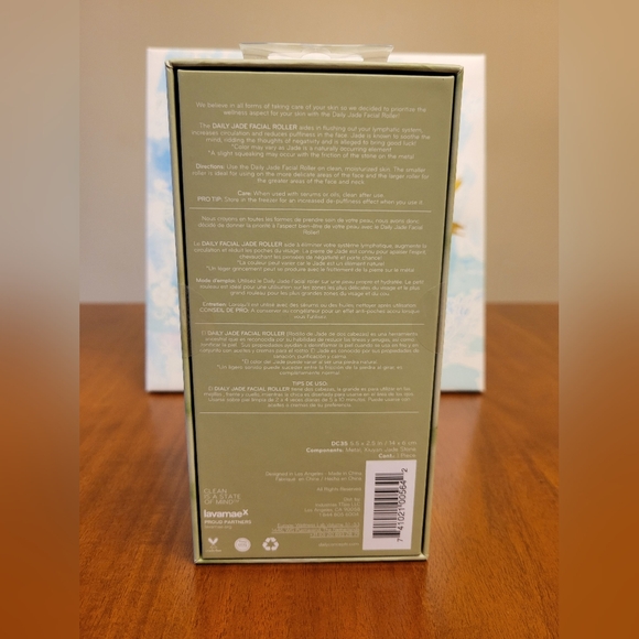 Daily Concepts Daily Jade Facial Roller - Picture 3 of 7